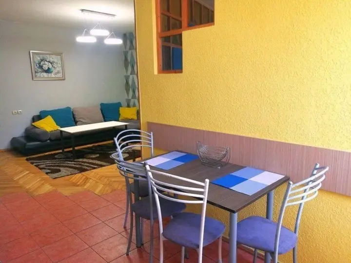 Ереван: Sunny apartment on Sayat-Nova Avenue & Tours