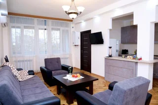 Ереван: Sunny apartment on Sayat-Nova Avenue & Tours