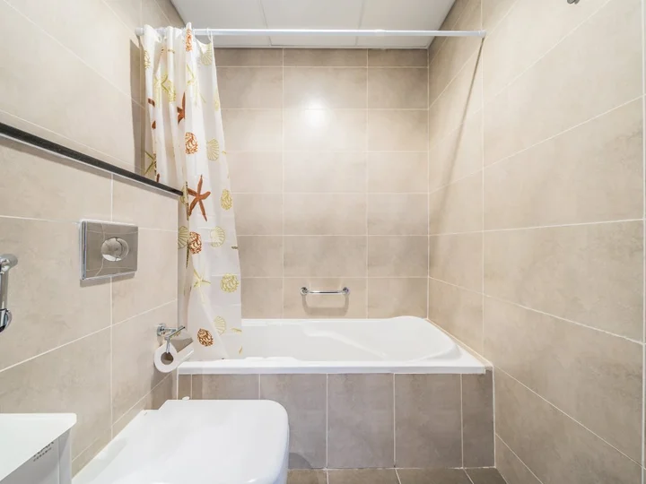 Дубай: Apartments Iconic Studio in Carson C Dubai Hills