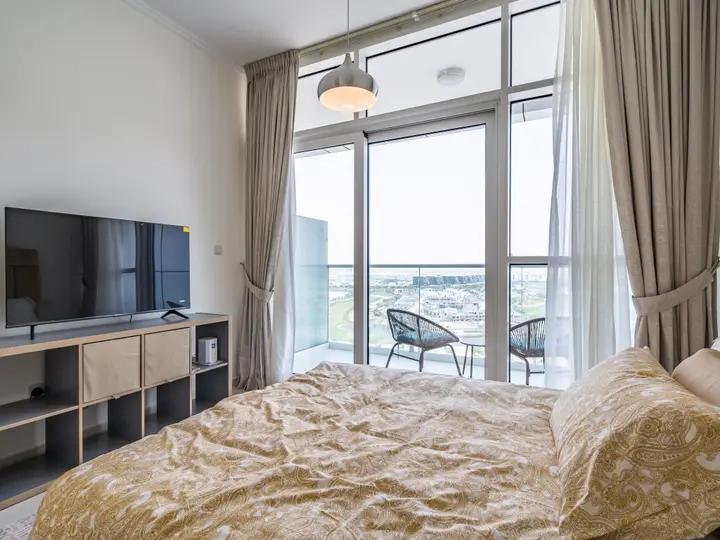 Дубай: Apartments Iconic Studio in Carson C Dubai Hills