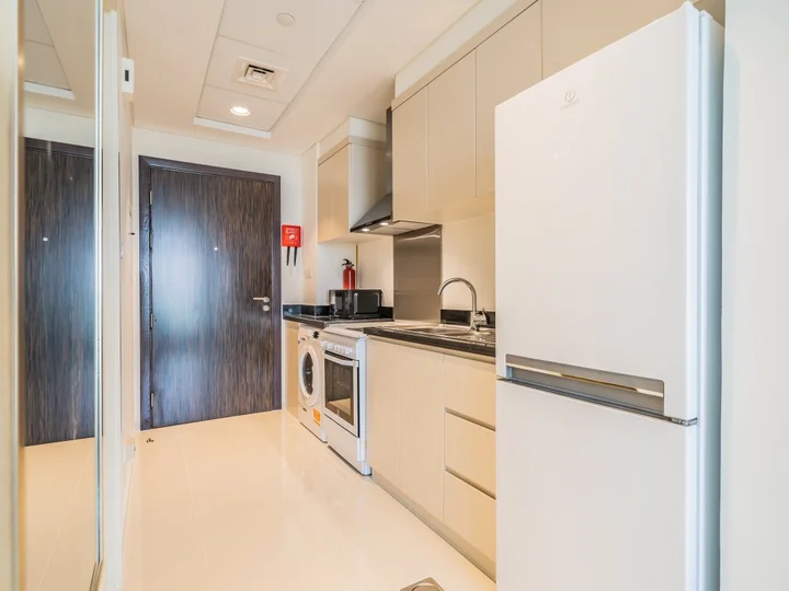 Дубай: Apartments Iconic Studio in Carson C Dubai Hills
