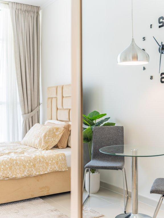 Дубай: Apartments Iconic Studio in Carson C Dubai Hills