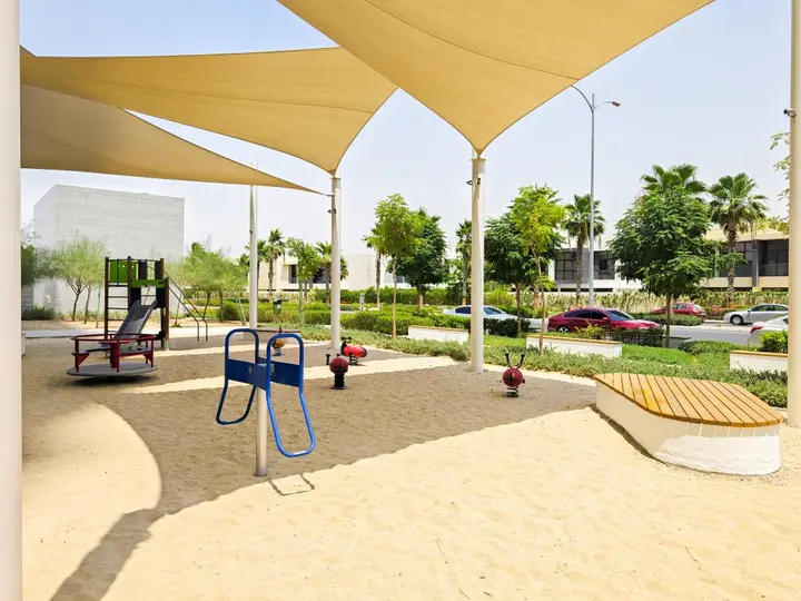 Дубай: Apartments Iconic Studio in Carson C Dubai Hills