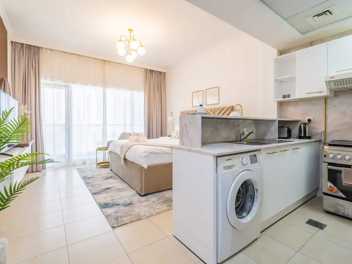 Дубай: Apartments Delightful Studio with Balcony Burj Al Nujoom