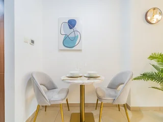 Дубай: Apartments Delightful Studio with Balcony Burj Al Nujoom
