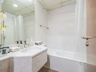 Дубай: Apartments Delightful Studio with Balcony Burj Al Nujoom