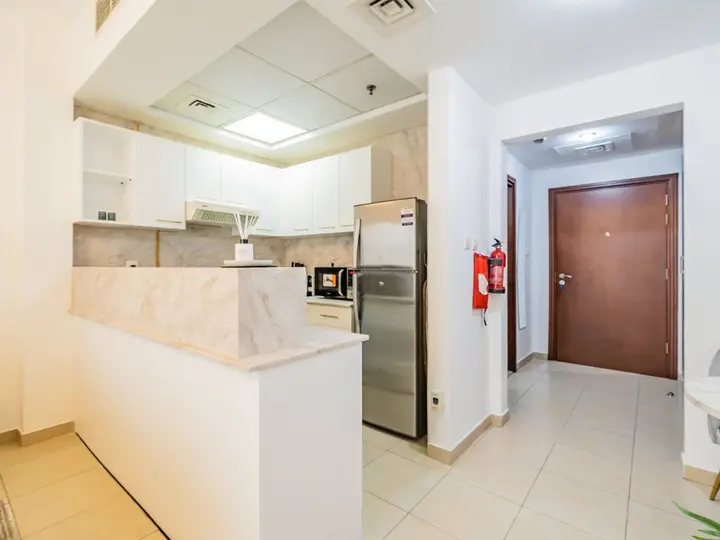 Дубай: Apartments Delightful Studio with Balcony Burj Al Nujoom
