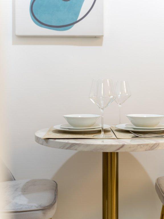 Дубай: Apartments Delightful Studio with Balcony Burj Al Nujoom