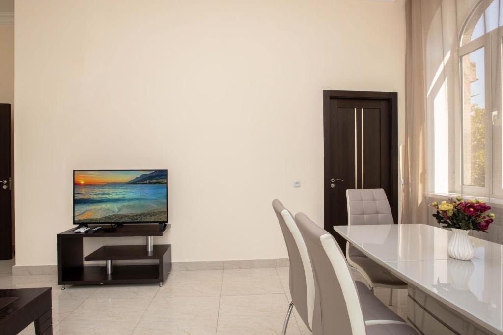 Ереван: ARMT Wide Apartments on Mashtots Avenue