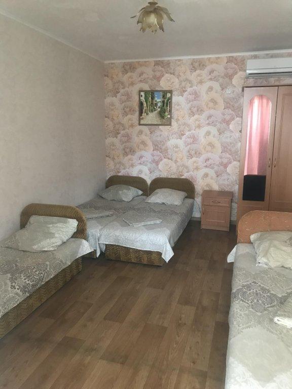 Судак: Гостевой дом ГРАНАТ