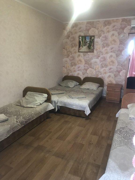 Судак: Гостевой дом ГРАНАТ