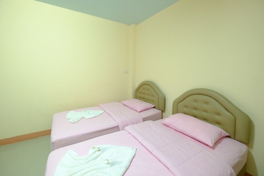 Сакон Накхон: Baansetthanan Apartment