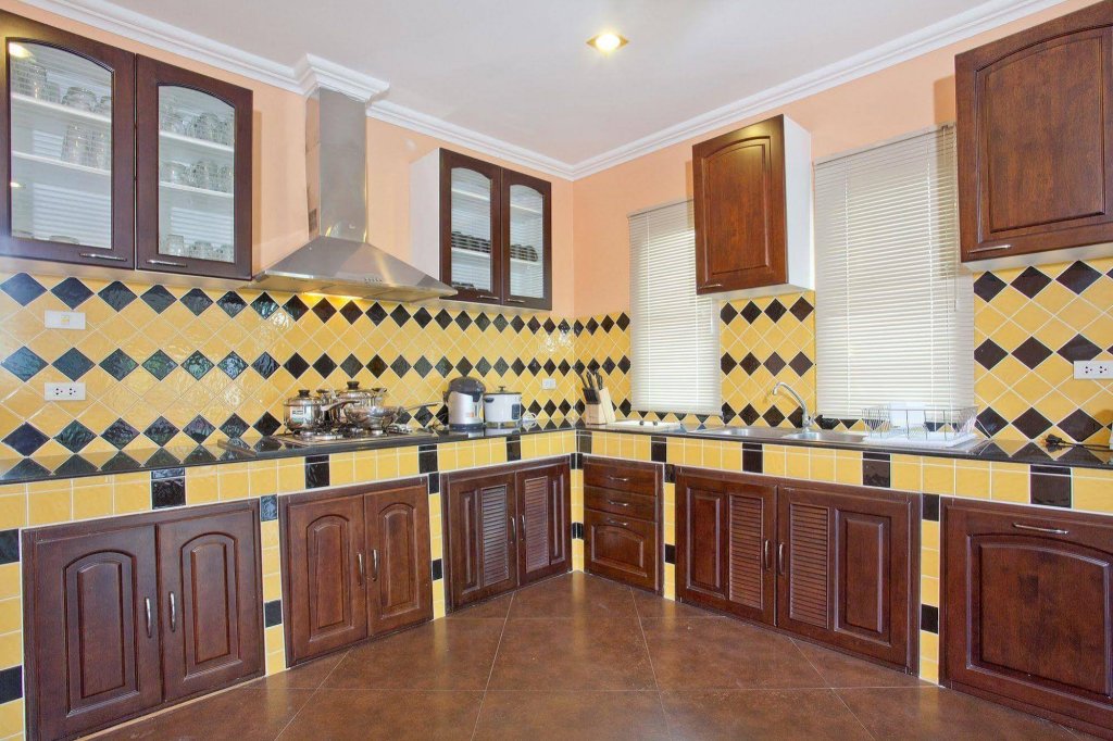 Паттайя: Villa Patiharn Khao Talo 7Bed
