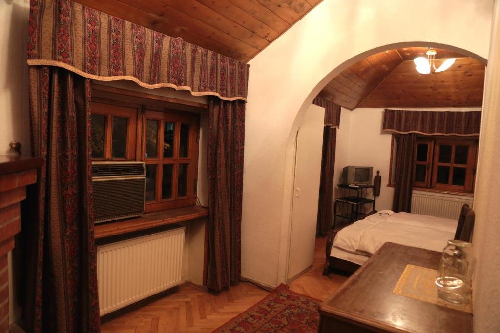 Тбилиси: Отель Holiday Georgia