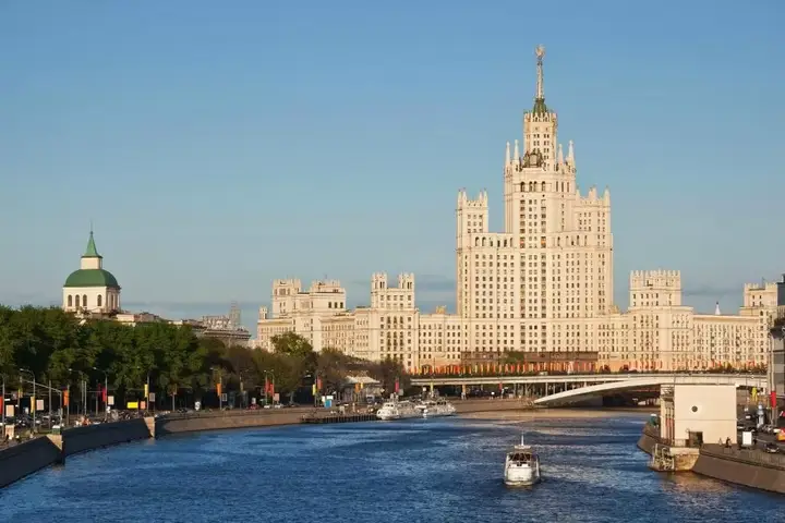 Апартаменты  Роскошные с Балконом и Видом на Кремль — фото 2