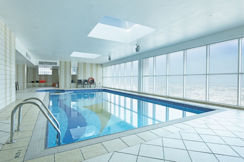 Дубай: Emirates Grand Apartments