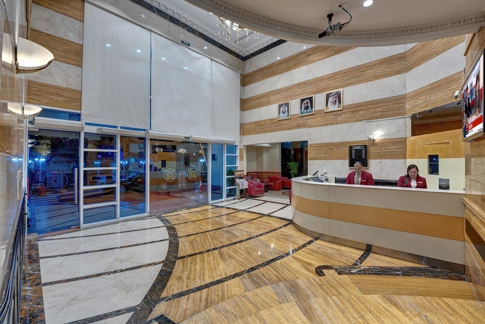 Дубай: Emirates Grand Apartments