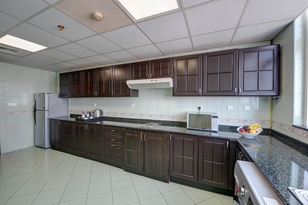 Дубай: Emirates Grand Apartments