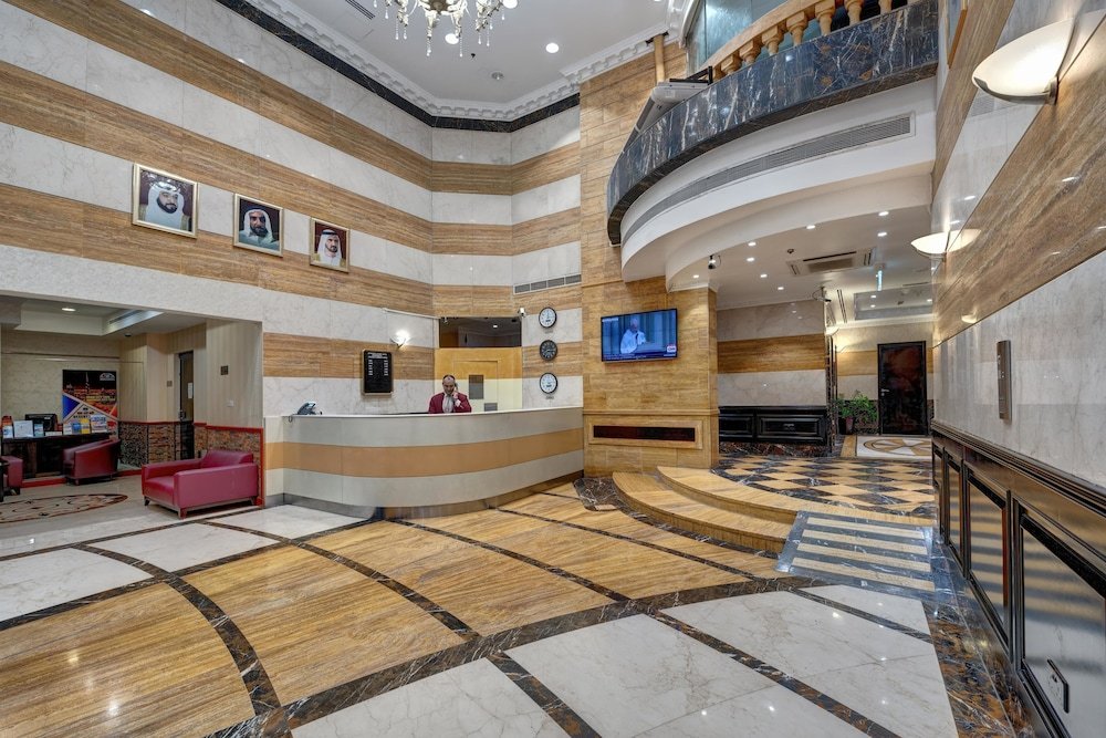 Дубай: Emirates Grand Apartments