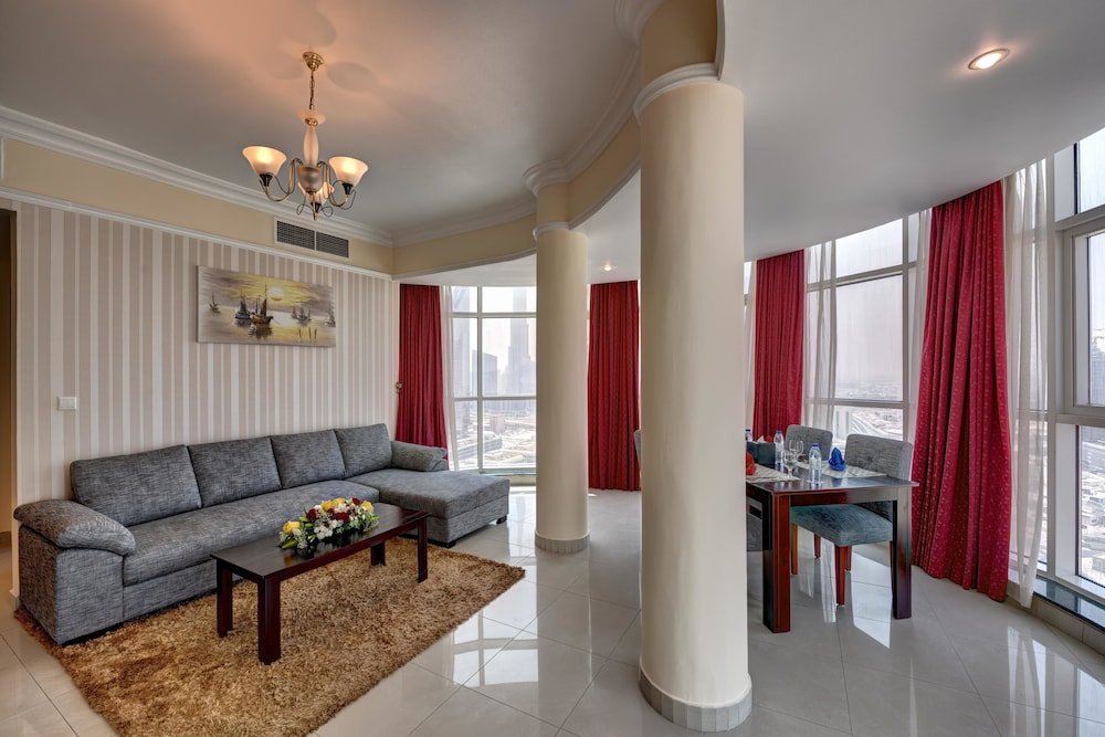 Дубай: Emirates Grand Apartments