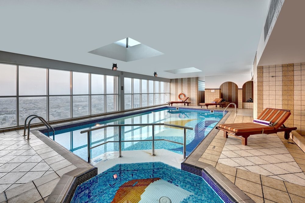 Дубай: Emirates Grand Apartments