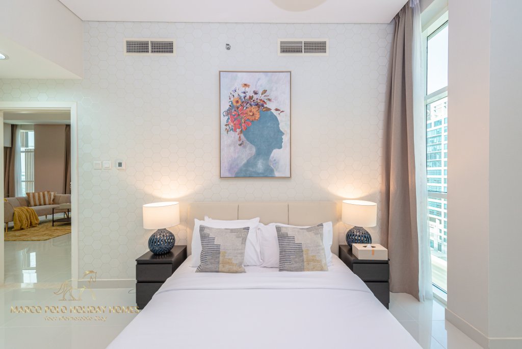 Дубай: Апартаменты Marco Polo - Colorful Charm with Captivating City Views