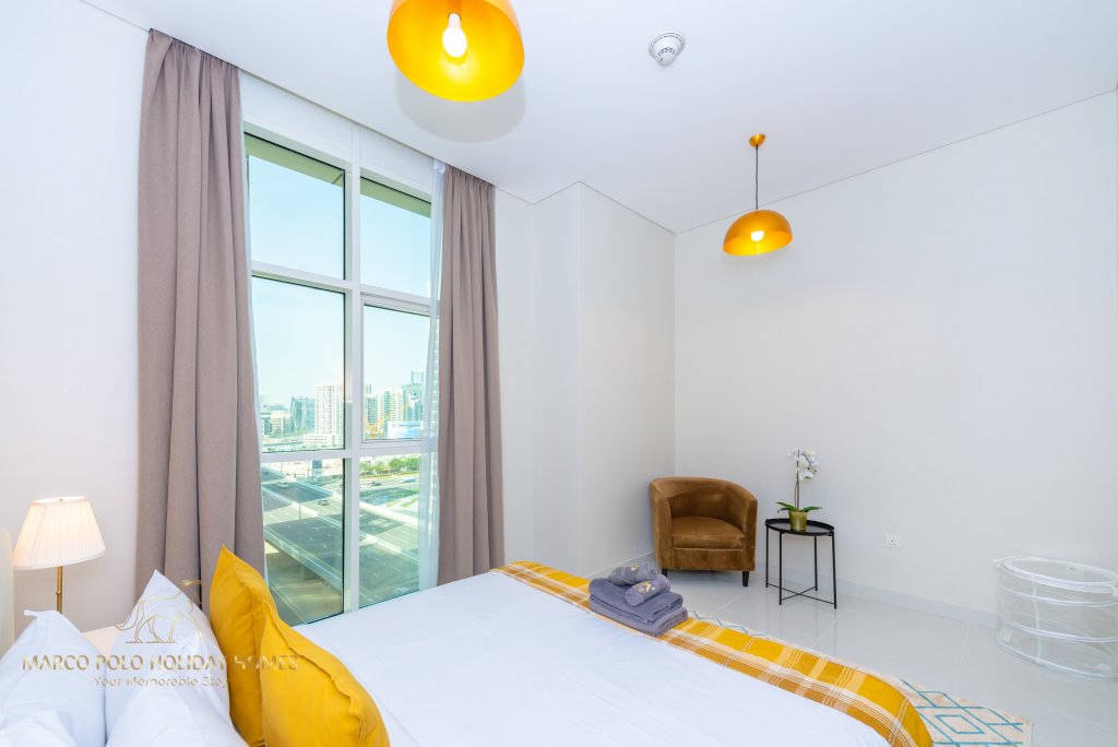 Дубай: Апартаменты Marco Polo - Colorful Charm with Captivating City Views