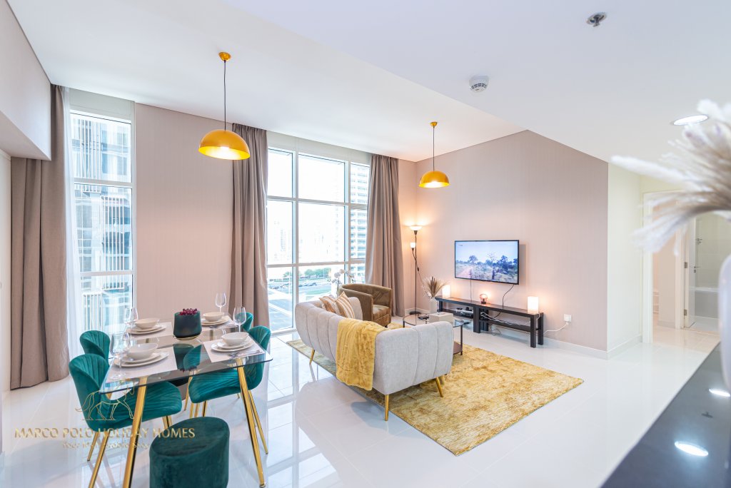 Дубай: Апартаменты Marco Polo - Colorful Charm with Captivating City Views