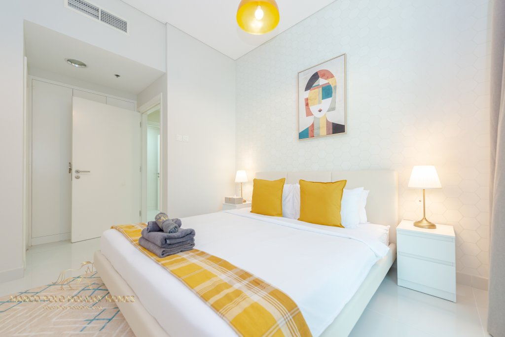 Дубай: Апартаменты Marco Polo - Colorful Charm with Captivating City Views