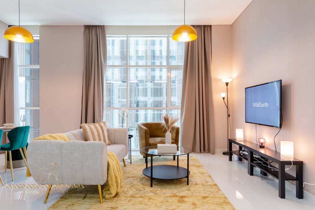 Дубай: Апартаменты Marco Polo - Colorful Charm with Captivating City Views