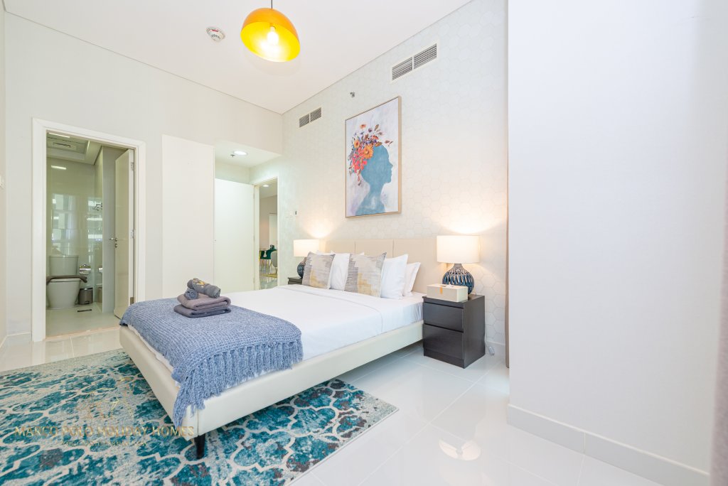 Дубай: Апартаменты Marco Polo - Colorful Charm with Captivating City Views