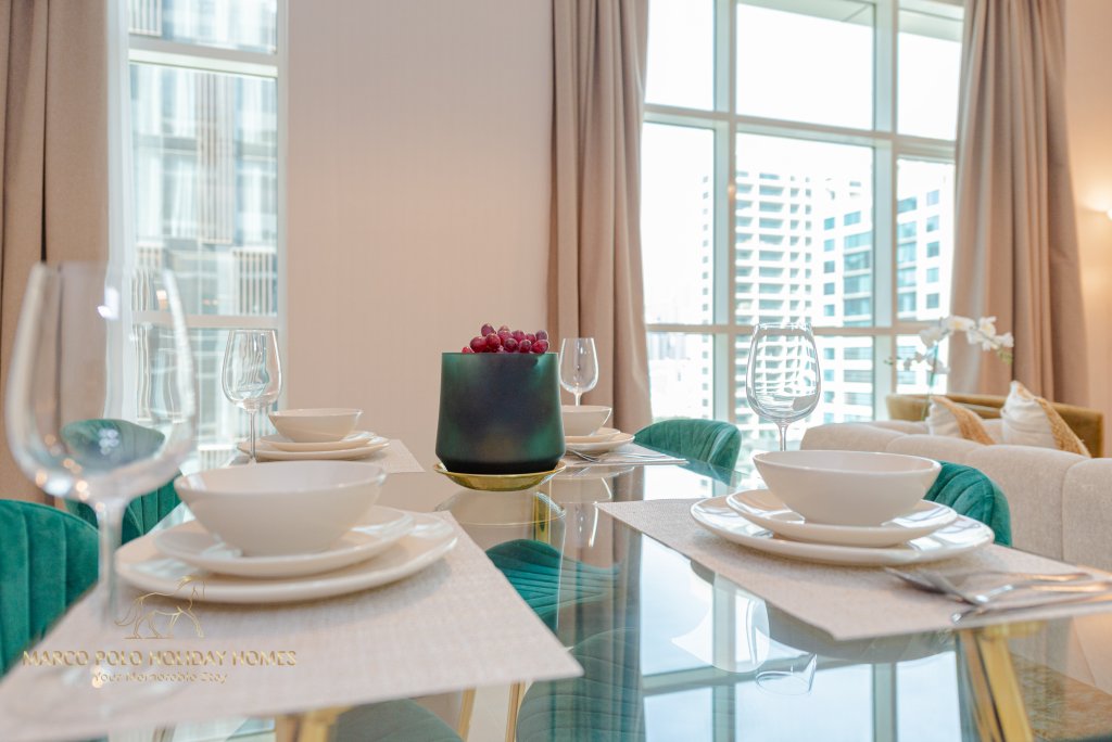 Дубай: Апартаменты Marco Polo - Colorful Charm with Captivating City Views