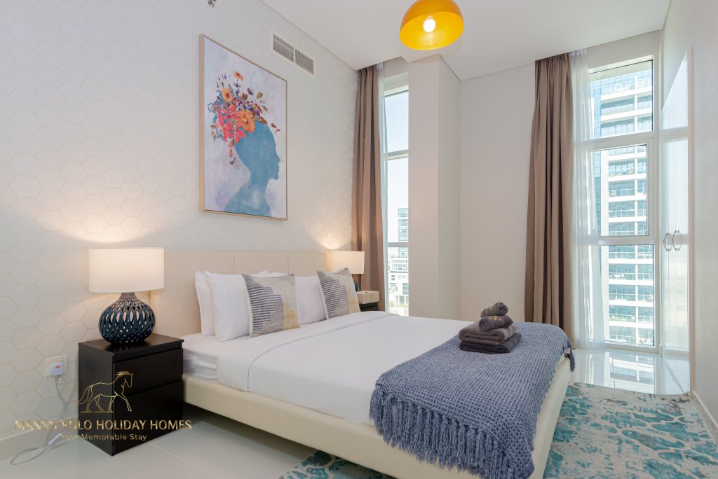 Дубай: Апартаменты Marco Polo - Colorful Charm with Captivating City Views