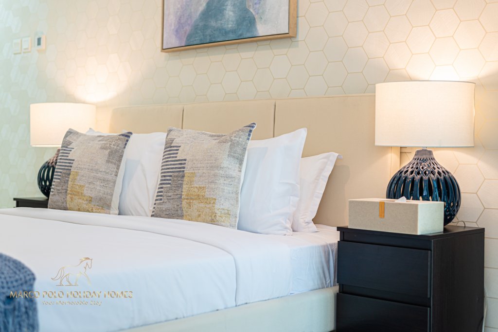 Дубай: Апартаменты Marco Polo - Colorful Charm with Captivating City Views