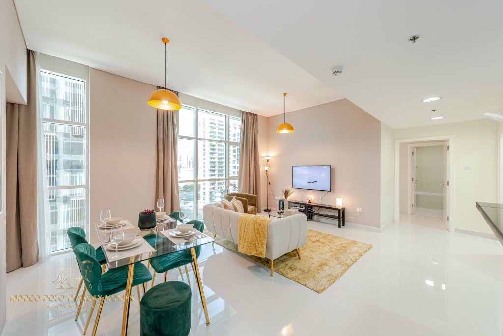 Дубай: Апартаменты Marco Polo - Colorful Charm with Captivating City Views