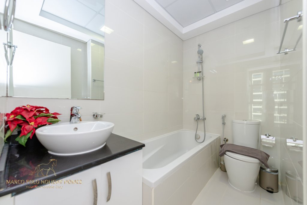 Дубай: Апартаменты Marco Polo - Colorful Charm with Captivating City Views