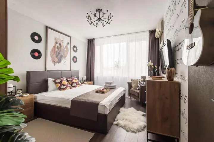 Квартира GM Apartments в стиле Рок-н-ролл с видом на Кремль — фото 3
