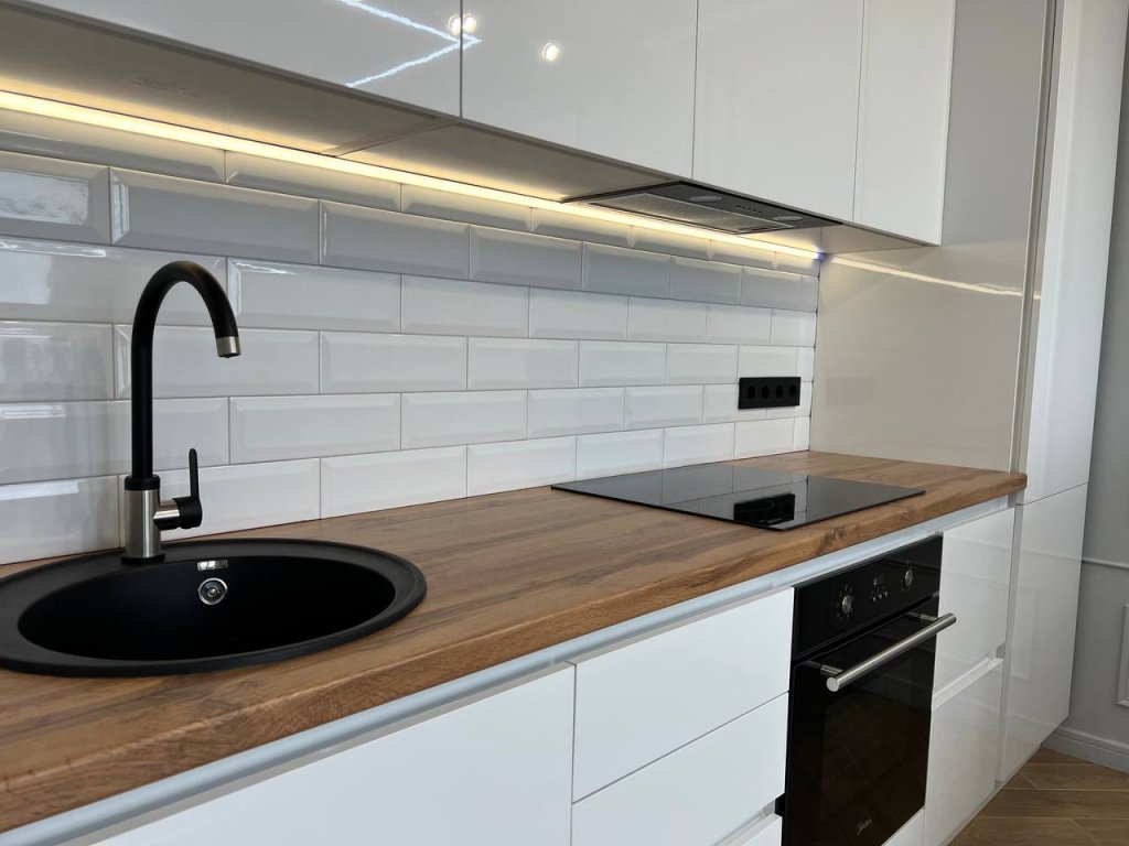Сухум: Квартира F’17 Apartments c панорамным видом на море