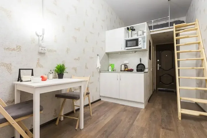 Sukhaparina: Guests Love on Zagorodnyi