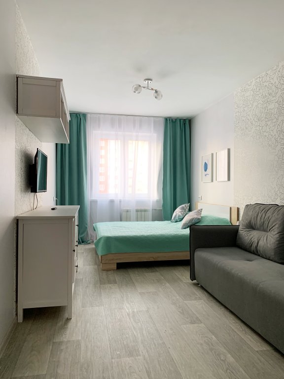 Красноярск: Апартаменты Династия Караульная 48