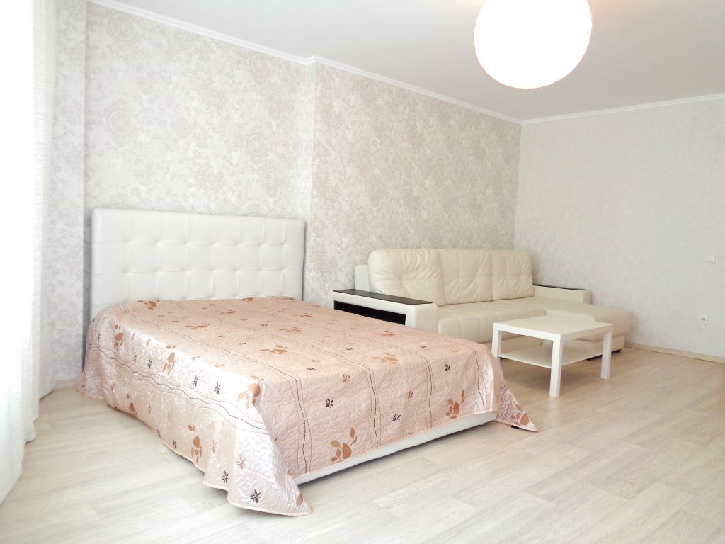 Красноярск: Апартаменты  Авиаторов 42