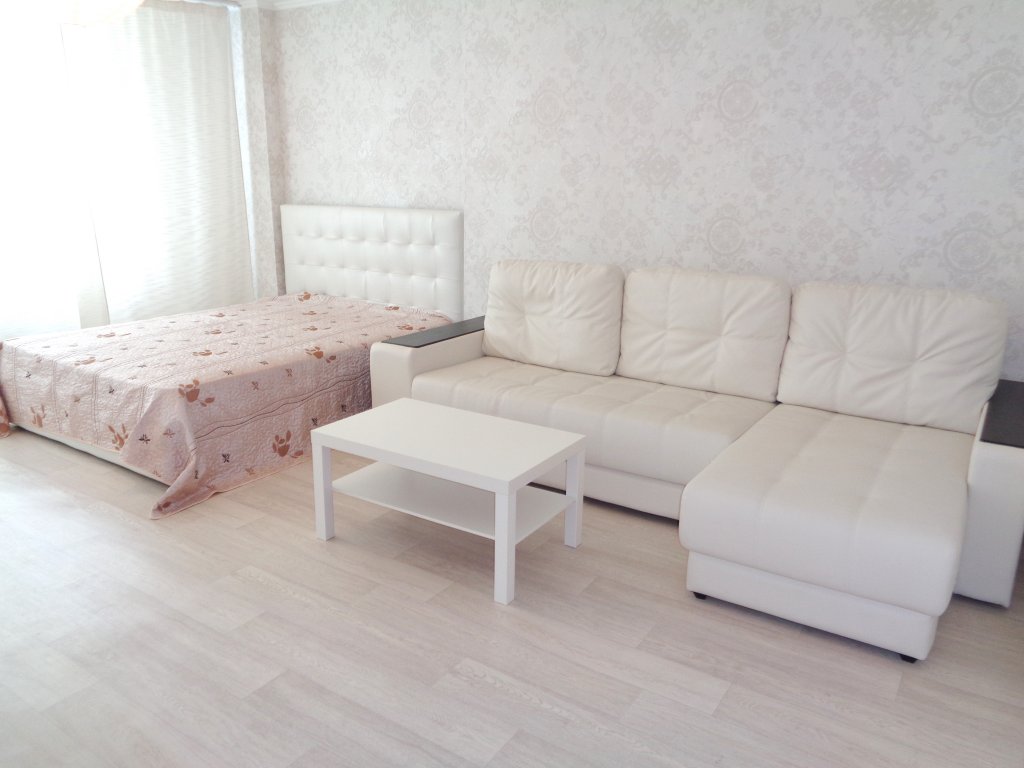Красноярск: Апартаменты  Авиаторов 42