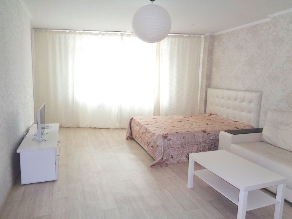 Красноярск: Апартаменты  Авиаторов 42