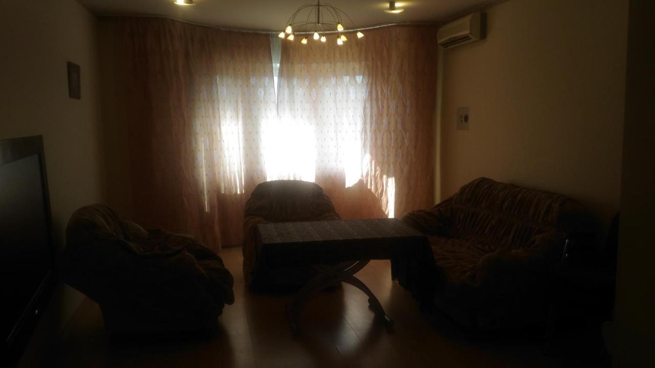 Москва: Kakhovka 18/1 Apartment