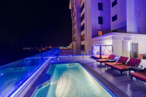 Дубай: Dubai 5* Penthouse front sea 6 Bdr. private pool!