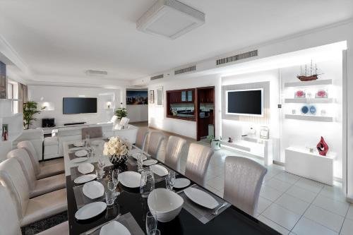 Дубай: Dubai 5* Penthouse front sea 6 Bdr. private pool!
