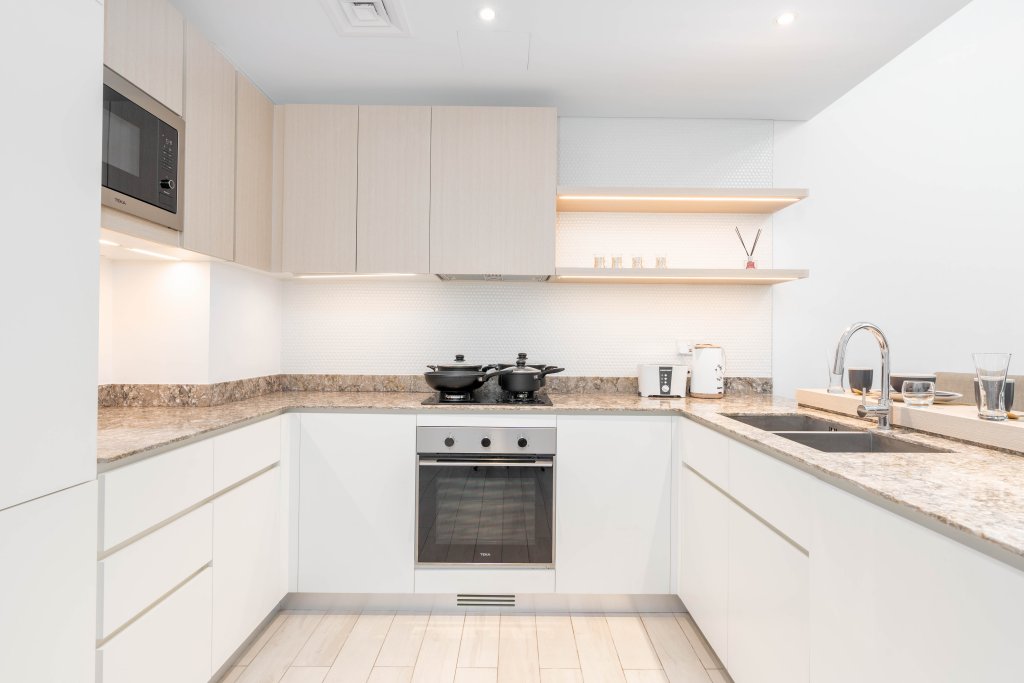 Дубай: Апартаменты  SuperHost - Chic Home in the Heart of JVC with Designer Pool