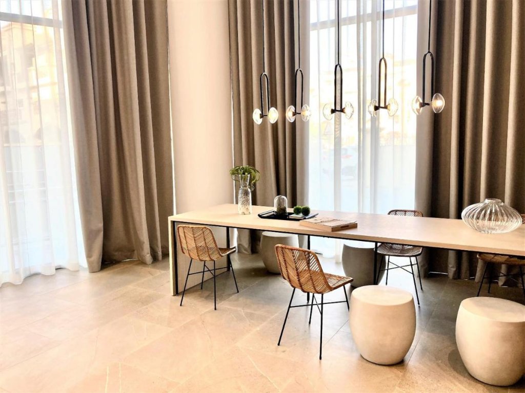 Дубай: Апартаменты  SuperHost - Chic Home in the Heart of JVC with Designer Pool