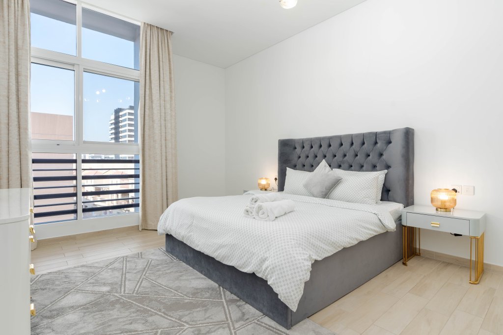 Дубай: Апартаменты  SuperHost - Chic Home in the Heart of JVC with Designer Pool