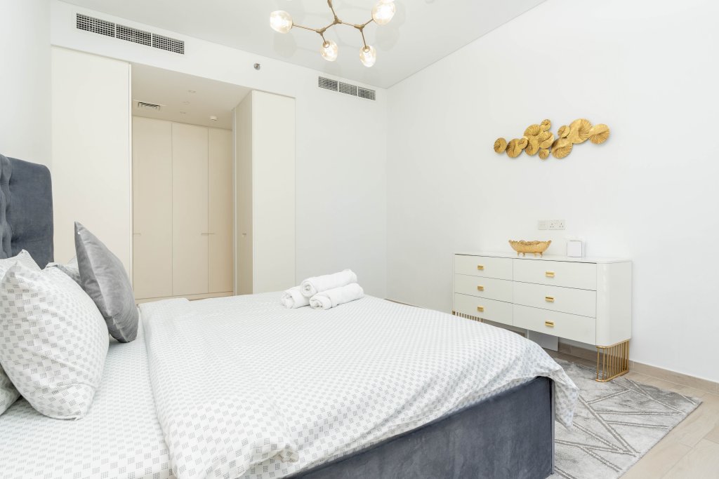 Дубай: Апартаменты  SuperHost - Chic Home in the Heart of JVC with Designer Pool
